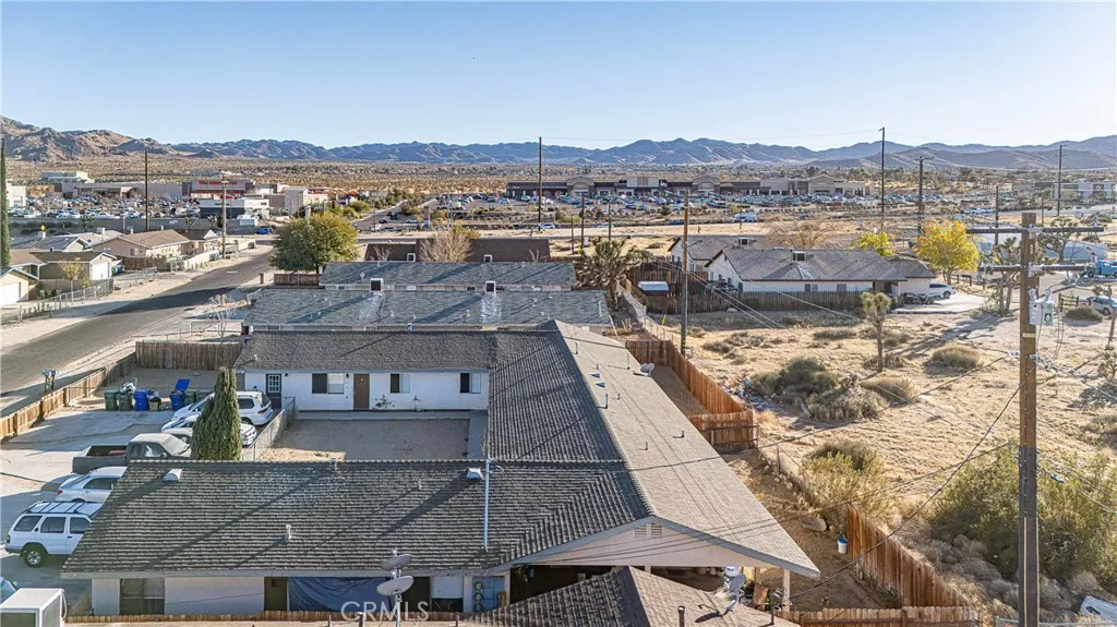 6422 El Dorado Avenue, Yucca Valley, California 92284 home-pic-8